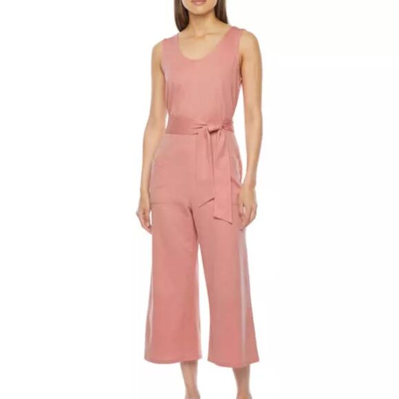 NWT Stylus Rosette Jumpsuit 1X Plus Sized Pink Wide Leg Capri Sleeveless Romper - Picture 1 of 14